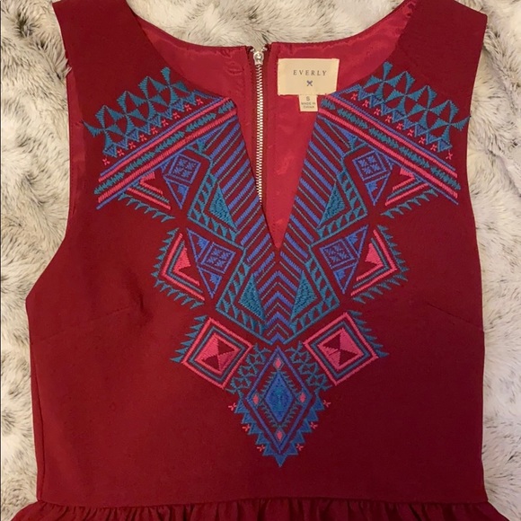 Embroidered cocktail dress - Picture 2 of 2